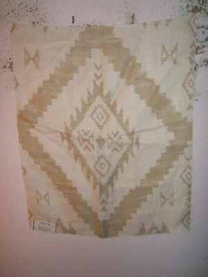 Lee Jofa, Razzle, Novedad Ikat, 30" W X 25" L, Color Beige Foto 1 de 2