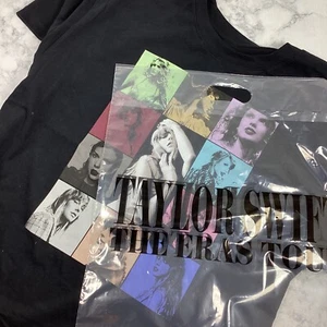 Taylor Swift The Eras Tour offizielles schwarzes T-Shirt neu große Merch-Tasche - Bild 1 von 9