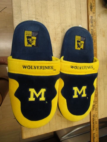 Michigan Wolverines Mens Comfy Feet House  Slippers XL Cover