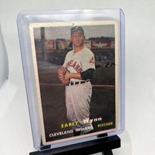 1957 Topps Early Wynn #40 ~ Cleveland Indians HOF Vintage Baseball Card 🔥