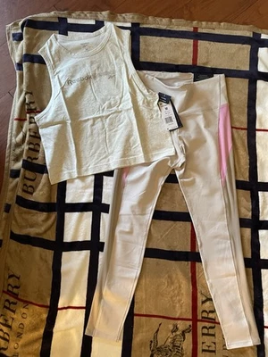 NWT Women’s Size Medium Reebok Workout Outfit - Imagem 1 de 3