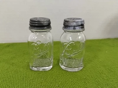 Tarro de albañil Ball Perfect vintage años 30 salero y pimentero tapas de zinc 2 3/4" Foto 1 de 4