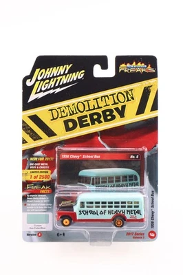 Johnny White Lightning Demolition Derby School of Heavy Metal School Bus Chase Foto 1 de 4