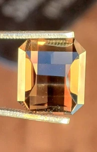 27,75ct Rauchquarz aus den Grampian Mountains Schottlands, im Pixelschliff. - Bild 1 von 11