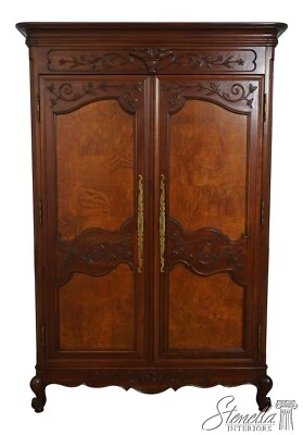 67390: Armario de dormitorio grande estilo francés del siglo	 Foto 1 de 4