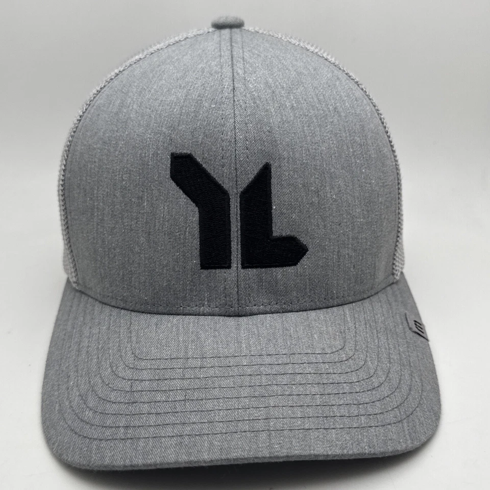 Gorra de golf Travis Mathew Final Boarding SnapBack blanca para hombre flexible para uno diez Foto 1 de 4