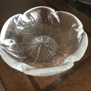 Vtg Kosta  Boda Sweden Solid Thick Round Leaf Etched Frosted Rim 6” Dish Bowl - Picture 1 of 12
