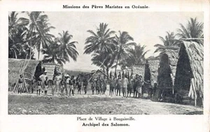 Islas Salomón - Plaza del pueblo en Bougainville - Publ. Padres maristas en el océano - Imagen 1 de 2