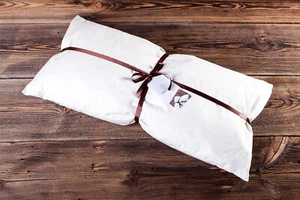 Zirbenkissen 40x80 cm Bio-Deluxe mit 2 Kammern (Wolle+Zirbe) - Bild 1 von 7