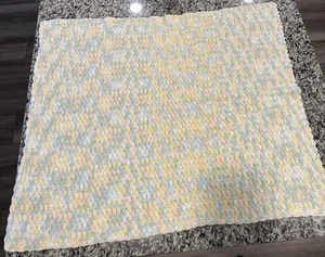 Coperta neonato fatta a mano in maglia afgana bordata a capesante 38”x30” - Foto 1 di 8