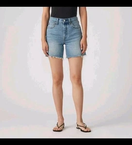 Pantalones cortos para mujer Levi's 501 de mitad de muslo - marcados y desatados 31 - Imagen 1 de 5