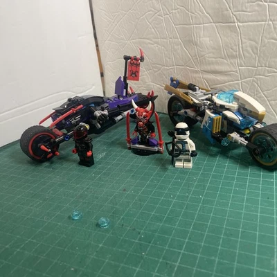 LEGO NINJAGO: Street Race of Snake Jaguar 70639 usado, incompleto con minifiguras Foto 1 de 4