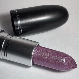 New MAC *HELLRAISER* Dazzle Lipstick ~ Light Lavender With Pink And Blue Pearl - Picture 1 of 12