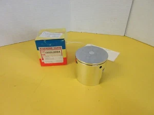 N.O.S Genuine Kawasaki  Jet Ski JS550 ,Piston STD #13001-2094 - Picture 1 of 3