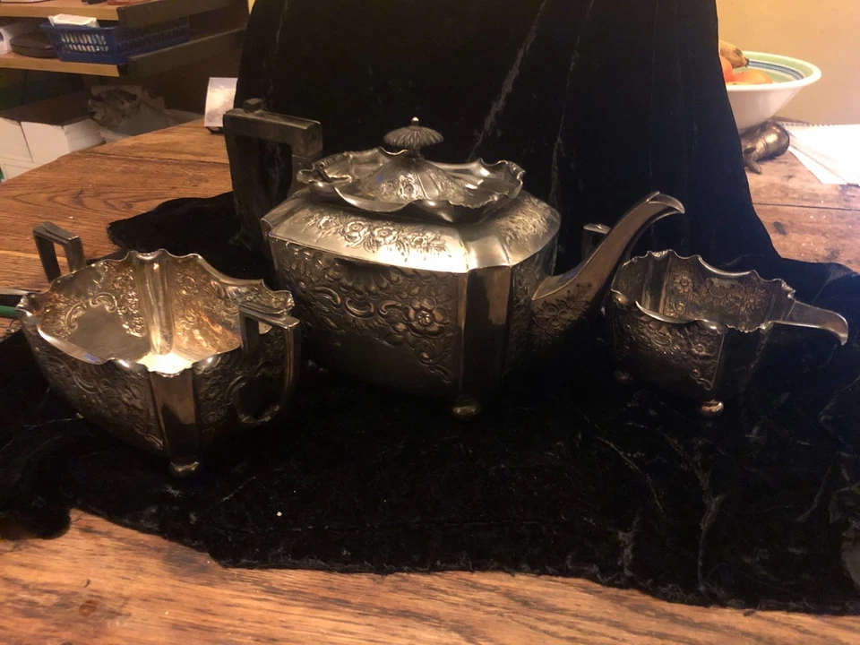 Gilmour and Watson antique silver plated tea set (approx 1920s) - Image 1 of 4