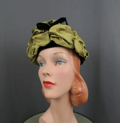 Винтажная желтая и черная шляпа в полоску атлас от Jeanne Tete 1960-е, голова 21 дюйм - Изображение 1 из 4