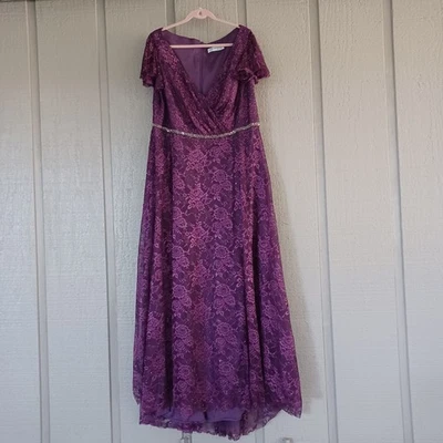 Vestido Mac Duggal Plus Adornado Encaje Manga Acampanada Talla 22W Madre de Novia Foto 1 de 4