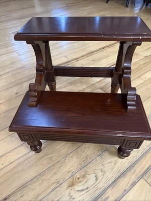 Escalones de biblioteca vintage de cerezo macizo Bombay Company 17" de ancho x 16" de profundidad x 16 de alto" Foto 1 de 4