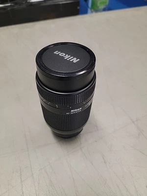 Nikon AF Nikkor 70-210mm 1:4-5.6 D Zoom Camera Lens - Image 1 of 4