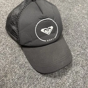 ROXY WOMENS TRUCKER CAP.NEW TRUCKIN BLACK MESH ADJUSTABLE BASEBALL CAP HAT S22 . - Picture 1 of 3