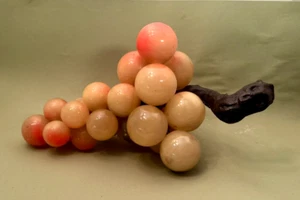 Vintage Italian Art / Hand Carved Cluster of Genuine Alabaster Oversized Grapes - Picture 1 of 6