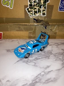 1:64 DISNEY PIXAR CARS #43 RICHARD PETTY 1970 PLYMOUTH 426 HEMI SUPERBIRD NASCAR - Picture 1 of 6