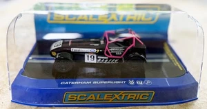 SCALEXTRIC C3647 CATERHAM SUPERLIGHT NO.19 AARON HEAD NEW BOXED CAR - Picture 1 of 2