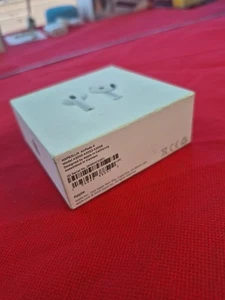 AirPods (4th Generation) with Active Noise Cancellation Original Apple Brand - Photo 1 sur 3