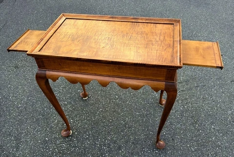 David LeFort strong tiger maple Queen Anne Style tea table with two board top Cover