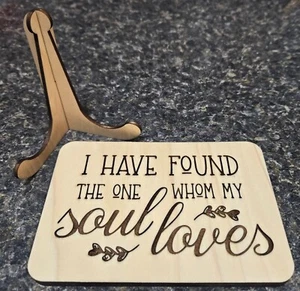 Wood engraved statement sign love and soul with stand - Picture 1 of 3