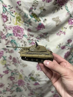 2005 Unimax Toys WNH180 Tank Diecast - Image 1 of 4