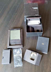 VINTAGE Smartphone BlackBerry Passport Q30 (SQW100-1) 32 Go BOXED - Afbeelding 1 van 23