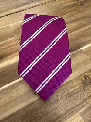 CORBATA PARA HOMBRE CHARLES TYRWHITT 100% SEDA FUCSIA RAYAS BLANCAS  Foto 1 de 4