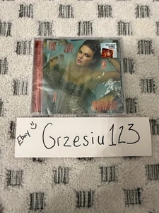 Taylor Swift - The Life of a Showgirl CD + Hand Signed Photo 1 IN HAND SHIPS NOW - Picture 1 of 8