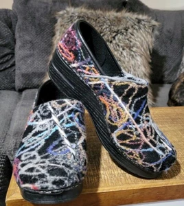 Women's DANSKO Multicolor Yarn Knit Fuzzy Clogs Size 39 / 8 US - Picture 1 of 6