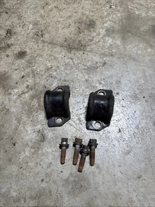 Jeep Cherokee XJ 97-01 OEM REAR Sway Bar Brackets / Hardware (PB00) - Picture 1 of 5
