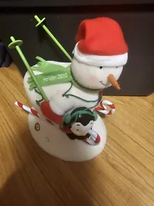 Hallmark Jingle Pals Schneemann Plüsch Skifahren Singen 2012 Weihnachten getestet - Bild 1 von 3