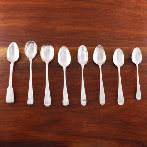 8 DEALER'S LOT GEORGIAN STERLING SILVER TEASPOONS, JAM SPOON, CREAM LADLE Cover
