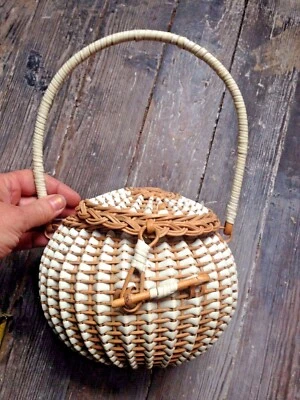 1960's PROVENCE BOHO WOVEN ROUND BASKET PURSE  BALL SHAPE PVC & WICKER FRANCE  - Image 1 of 4