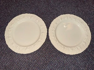 2 Wedgwood Queensware Cream on Cream Dinner Plates ~ 10” - NICE - Imagen 1 de 9