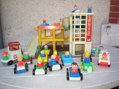 Garage Fisher Preis Ref 930 Jahr 1970 17 Fahrzeuge Mit Zeichen + 1 Mini Bus - Bild 1 von 4