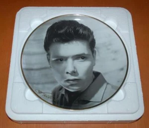 Cliff Richard The Early Years - Mean and Moody - Danbury Mint Plate - Picture 1 of 4