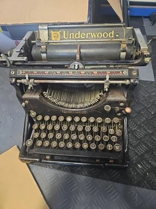 Vintage Underwood Typewriter( for parts or restoration) - Picture 1 of 10