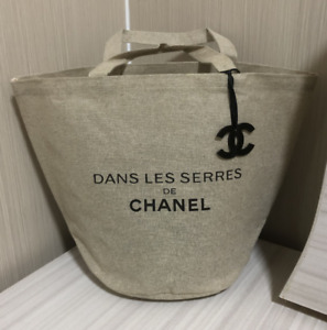 Genuine DANS LES SERRES DE CHANEL Tote Bag with Pendant Shopping Bag GWP Gift