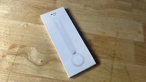 đ„Genuine Apple AirTag Loop Case Cover White MX4F2ZM/A Air Tag Newđ„ - Photo 1 sur 2