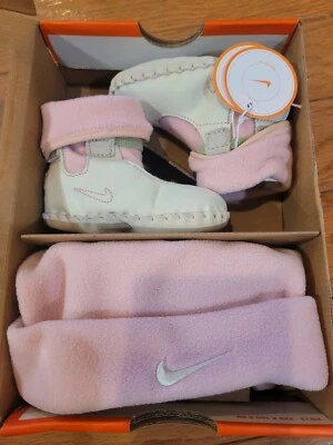 Botín Nike para niños pequeños talla 2 C Foto 1 de 2
