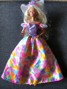 Spring/Garden Party Floral Barbie EUC Mattel 90s Blonde - Picture 1 of 10