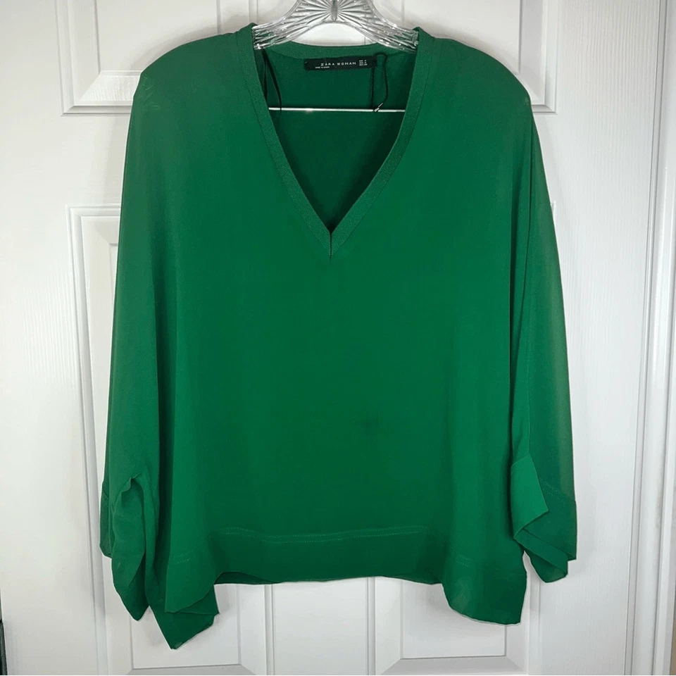 Blusa Zara Forrada Cuello en V Fluida Gasa Verde Kelly Talla Med Excelente Estado Usada Foto 1 de 4