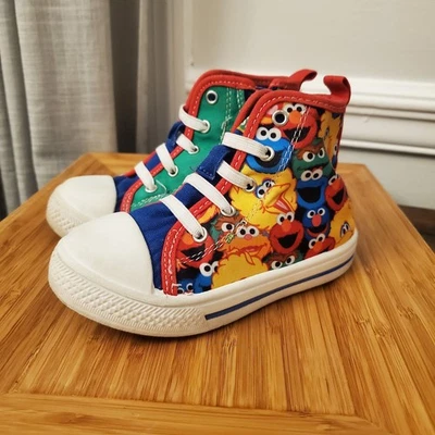 Zapatillas altas Sesame Street para niños pequeños niños niñas talla 7 zapatos altos con cordones Foto 1 de 4