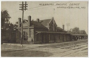 1910 Warrensburg, MO - estación de tren - postal vintage Missouri DEPOT - Imagen 1 de 2